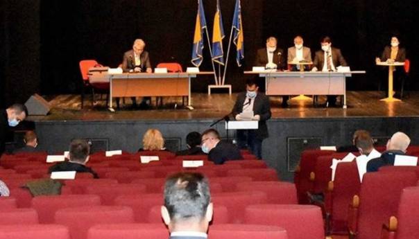 Skupština Brčkog za masovno testiranje i preispitivanje trajanja karantene