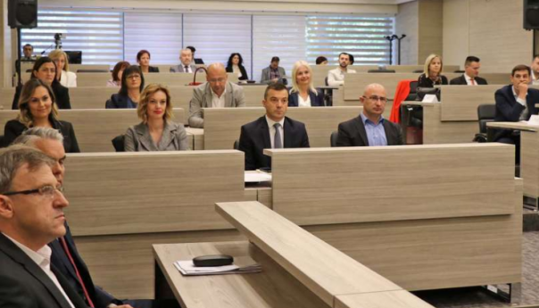 Skupština HNK: Usvojen zakon kojim će nezaposlene porodilje naknadu dobivati 12 mjeseci