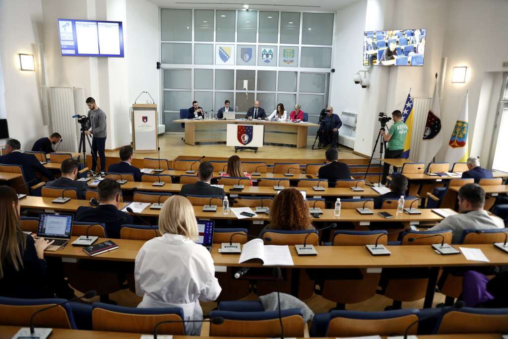 Skupština KS o pružanju pomoći povratnicima u Srebrenici