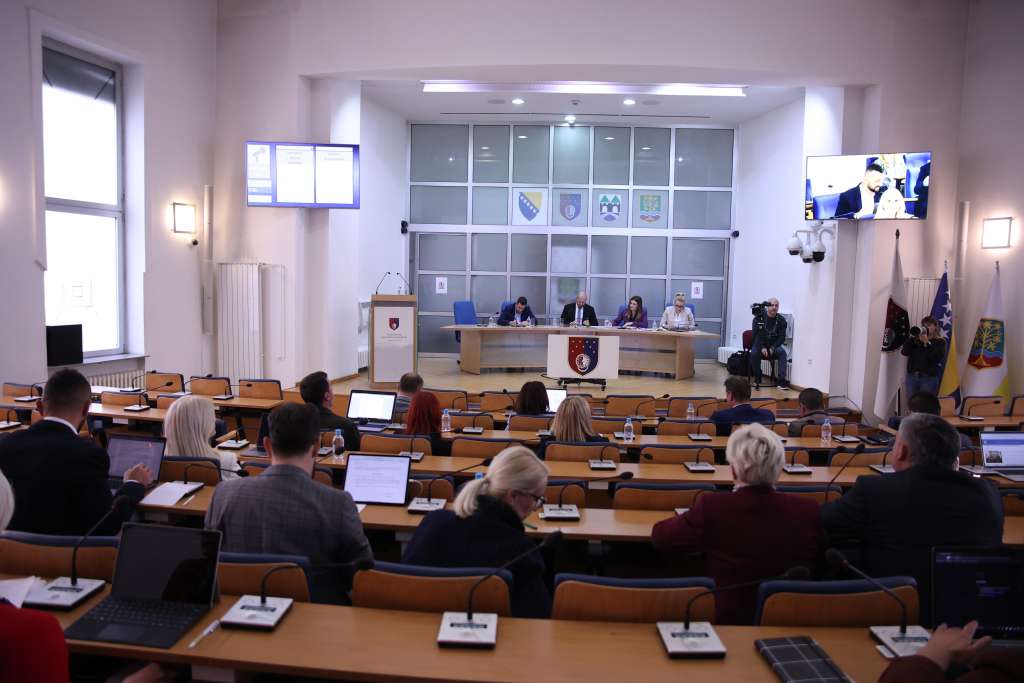 Skupština KS sutra o oslobađanju troškova školarine studenata prema postignutim rezultatima