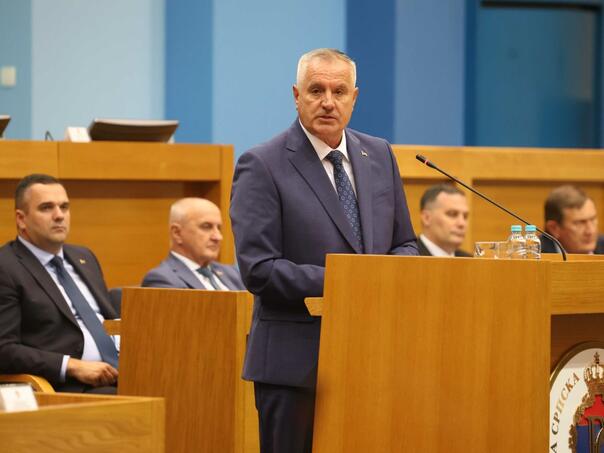 Pala Vlada RS, usvojena ostavka Radovana Viškovića