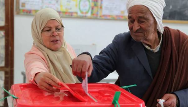 Slab odziv na parlamentarnim izborima u Tunisu novi udarac za predsjednika