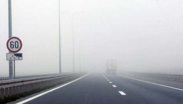 Slabija magla smanjuje vidljivost na pojedinim dionicama