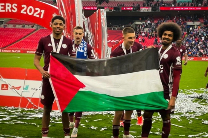 Slavili osvajanje FA kupa podržavajući Palestinu