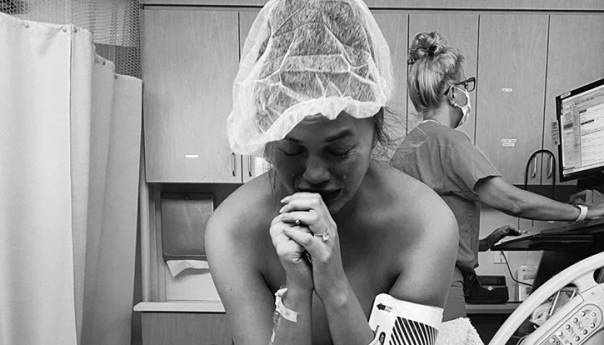 Slavna manekenka doživjela pobačaj u petom mjesecu trudnoće