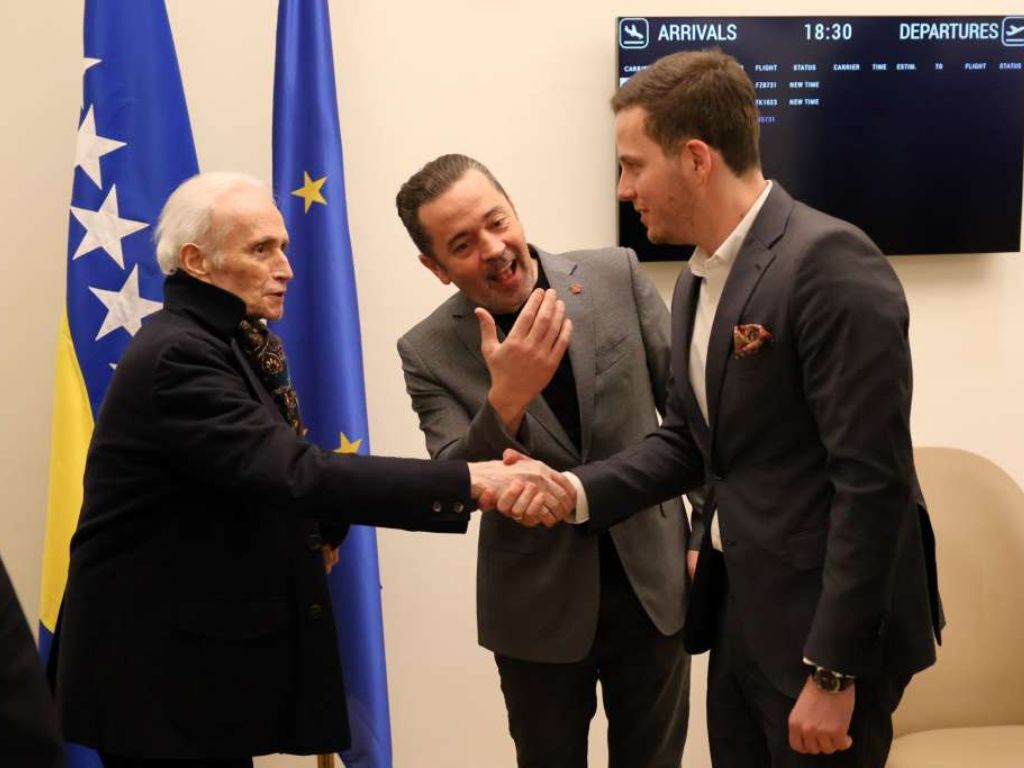 Slavni tenor José Carreras stigao u Sarajevo, na aerodromu ga dočekali zvaničnici