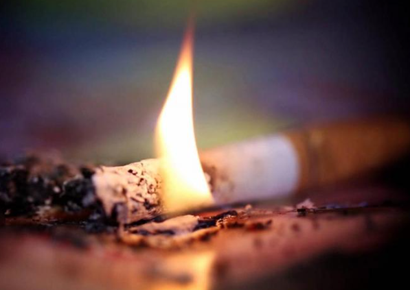 Slavonski Brod: Požar u kući izazvao opušak, smrtno stradala žena (74)