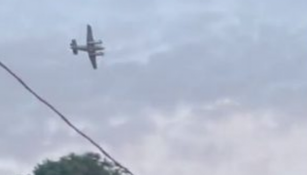 Sletio avion čiji je pilot prijetio da će se zabiti u trgovački centar