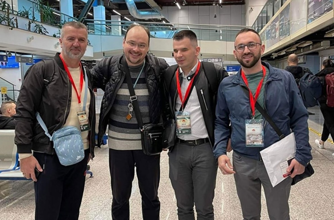 Slijepi imam otišao na umru: Bez problema koristi laptop i vozi bicikl