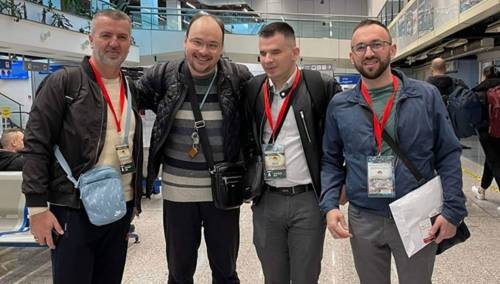 Slijepi imam otišao na umru: Bez problema koristi laptop i vozi bicikl