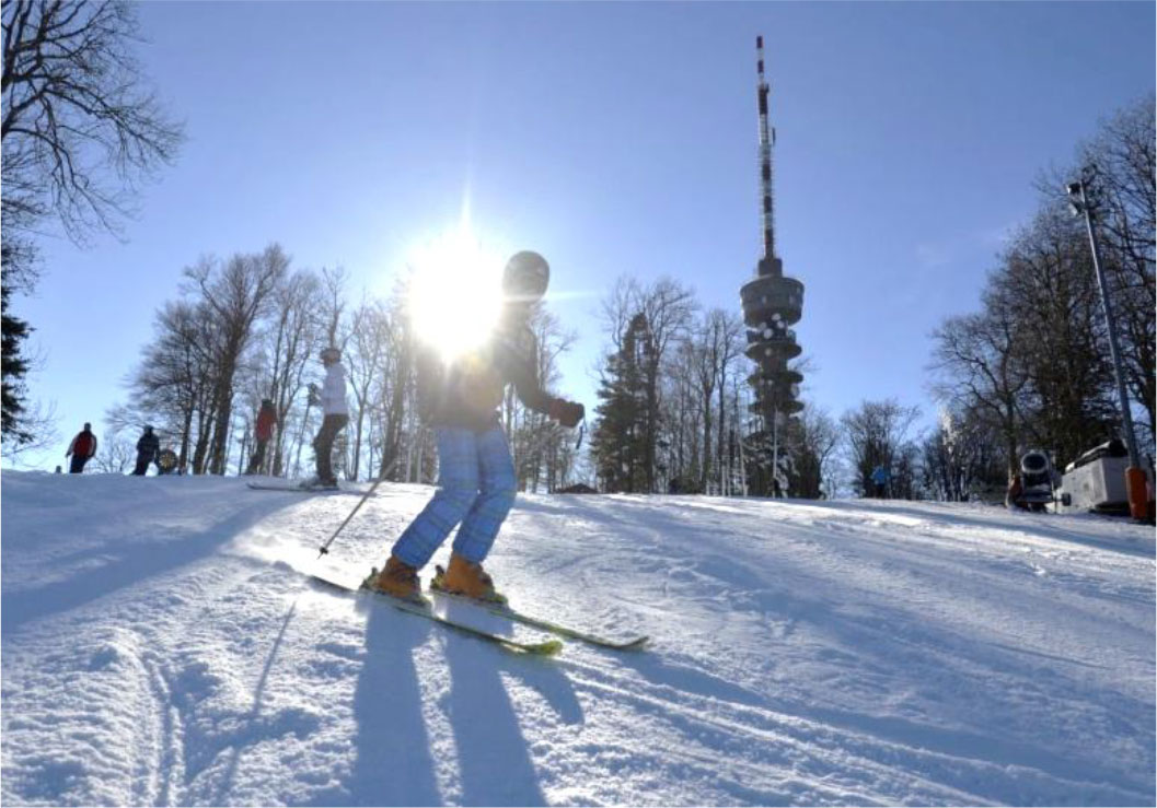 Sljeme: Teško ozlijeđeni 18-godišnjaci pri spustu na strunjači