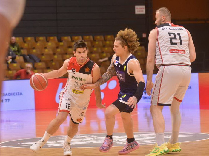 Sloboda ubjedljiva protiv Mostara