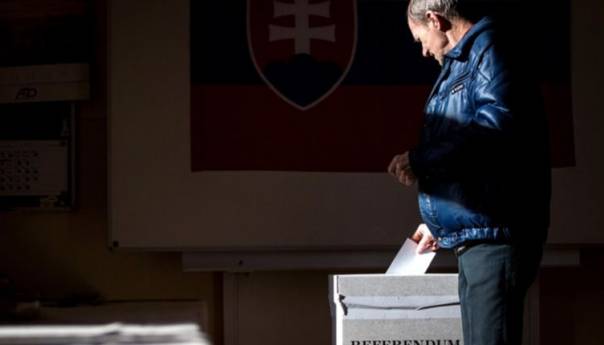 Slovaci danas izlaze na referendum