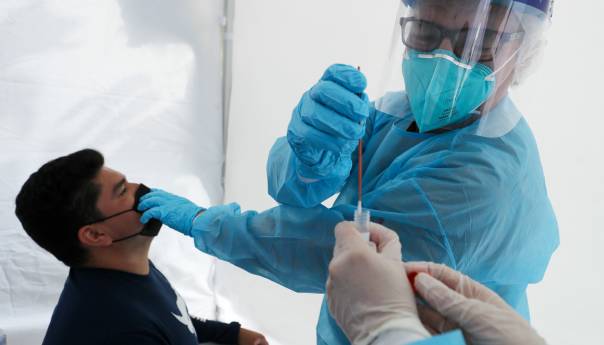 Slovaci ne mogu na posao bez negativnog testa, bolnice prepune