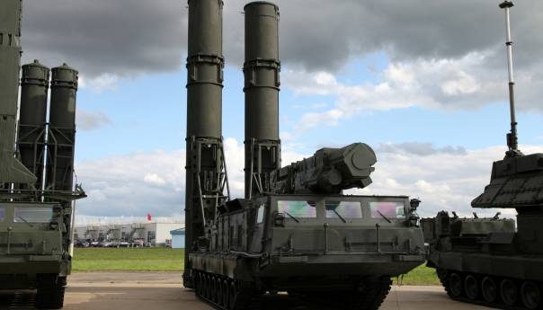 Slovačka donirala Ukrajini raketni sistem S-300