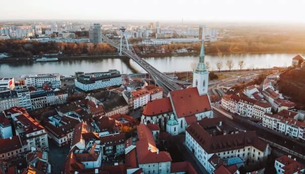 Slovačka i Češka ukidaju većinu mjera