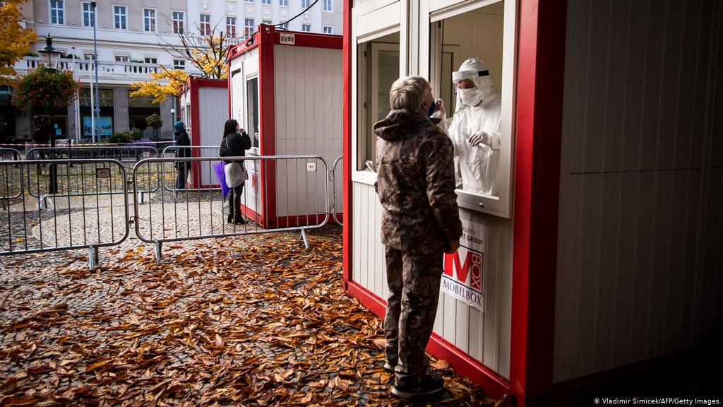 Slovačka naredila zatvaranje svih škola i većine prodavnica najmanje tri sedmice
