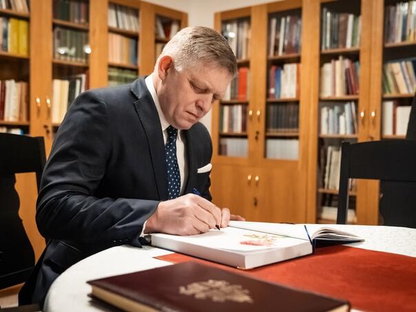 Slovački premijer Fico: Idem u Moskvu uprkos prijetnjama iz Brisel