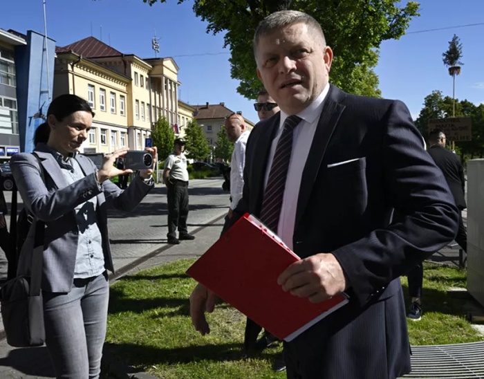 Slovački premijer van životne opasnosti, pojačava se zaštita političara