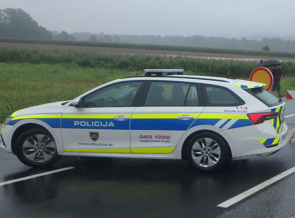 Slovenačka policija uhapsila muškarca koji je pucao sa balkona