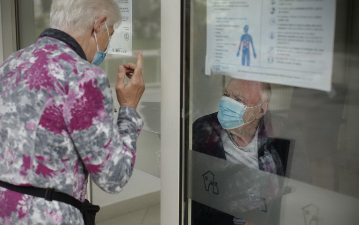 Slovenija: 398 novozaraženih, 15 osoba umrlo