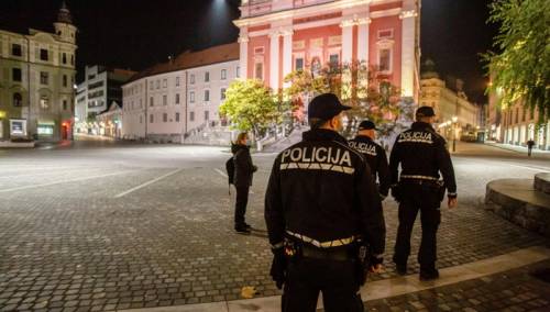 Slovenija: Kažnjavanje za nenošenje maski bez pravnog temelja