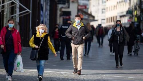 Slovenija popušta mjere: Odrasli stanovnici dobit će bon od 100 eura