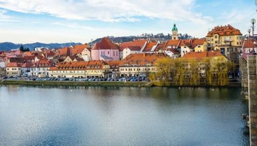 Slovenija: Samo jedan novozaraženi, rade sve trgovine, otvara se i turizam