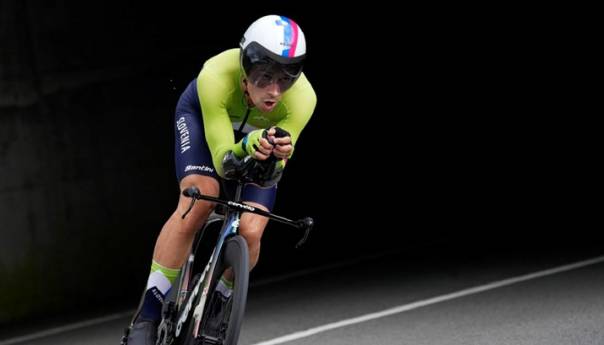 Slovenija slavi olimpijsko zlato, Roglič odvezao jednu od najboljih utrka