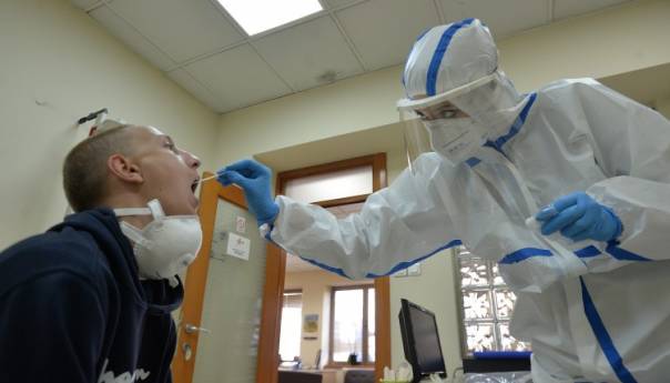 Slovenija: Svaki drugi test pozitivan, broj hospitaliziranih prešao 1000