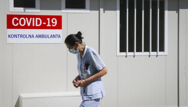 Slovenija u petak s 363 novozaražene osobe