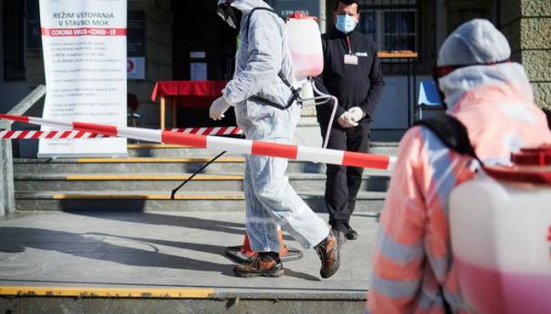 Slovenija uskoro u 'crvenom', broj hospitaliziranih skoro udvostručen