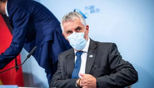 Slovenija zasad neće staviti Hrvatsku na crvenu listu