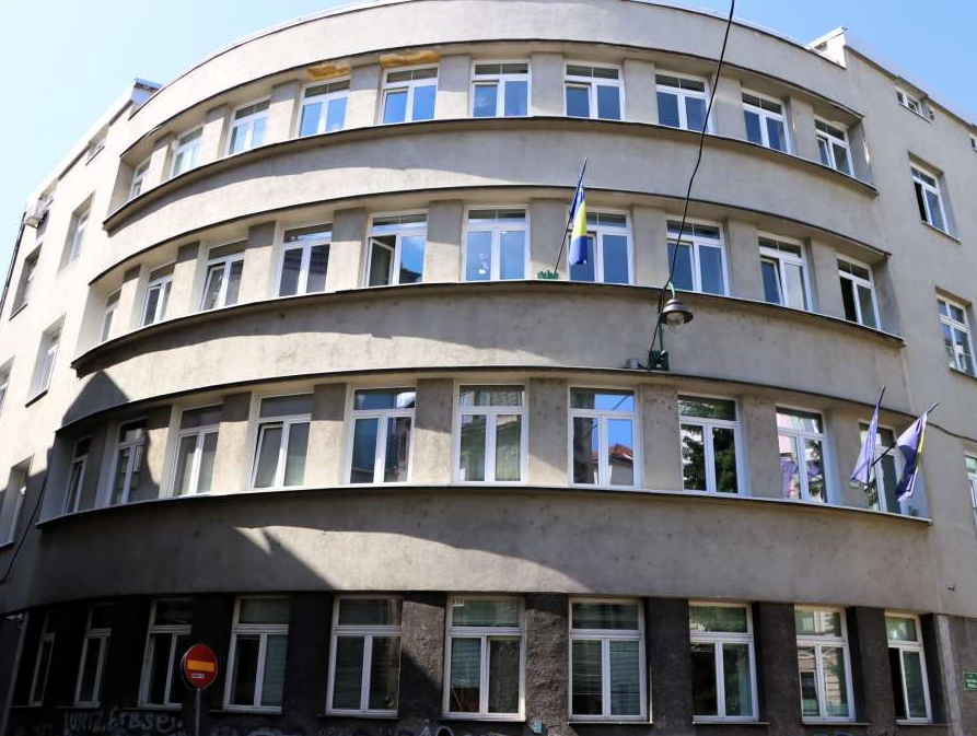 Služba za zapošljavanje KS objavila, poništila pa opet objavljuje pet javnih poziva