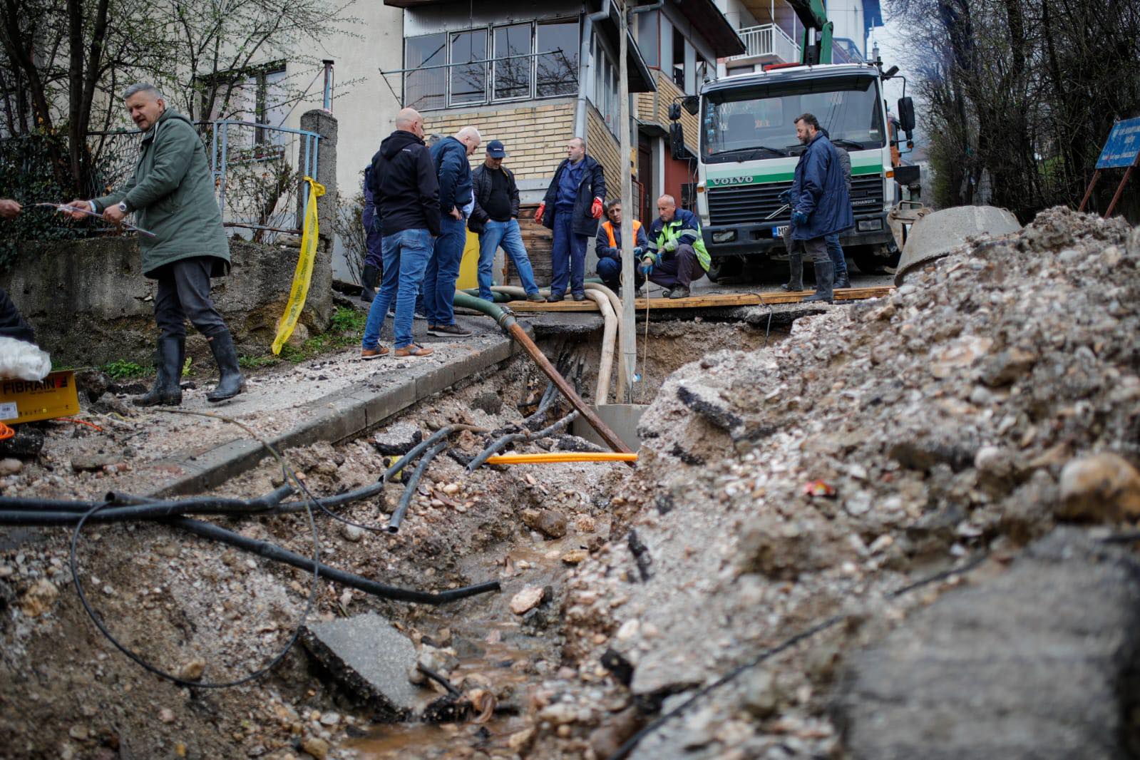 Službe na terenu Širokače, čiste ulice i saniraju kvar