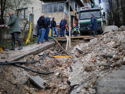 Službe na terenu Širokače, čiste ulice i saniraju kvar