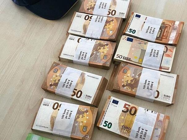 Službeni pas nanjušio neprijavljeni novac: Kod Bosanca pronađeno 50.000 eura