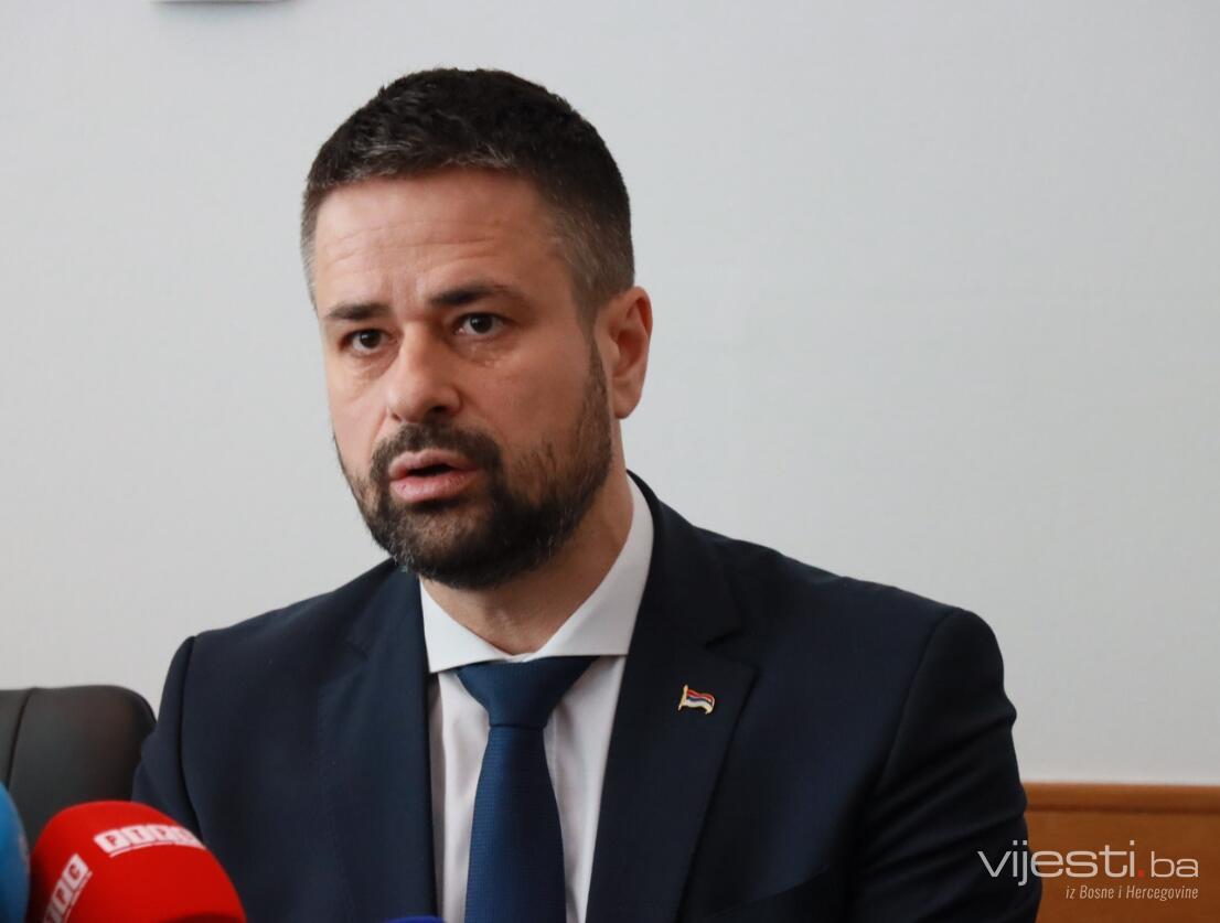 Službenici kreću radikalno: Ko ne glasa za budžet, biće javno prokazan!