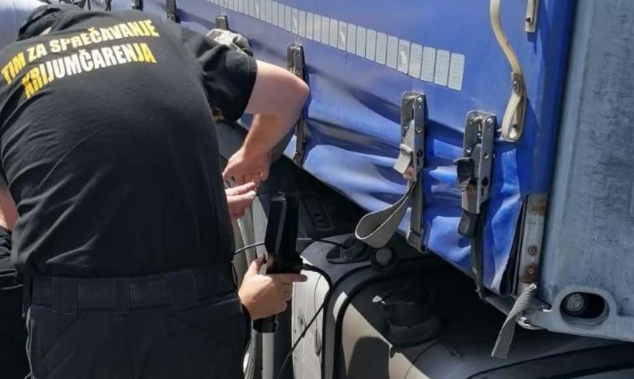 Službenici UIO u odvojenim akcijama privremeno oduzeli robu u vrijednosti 88.000 KM