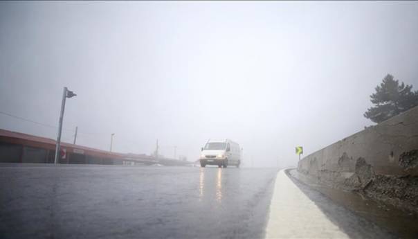 Smanjena vidljivost na pojedinim putnim prvacima zbog magle