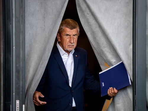 Smanjuje se vodstvo stranke bivšeg češkog premijera Babiša uoči izbora