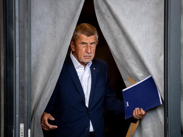 Smanjuje se vodstvo stranke bivšeg češkog premijera Babiša uoči izbora