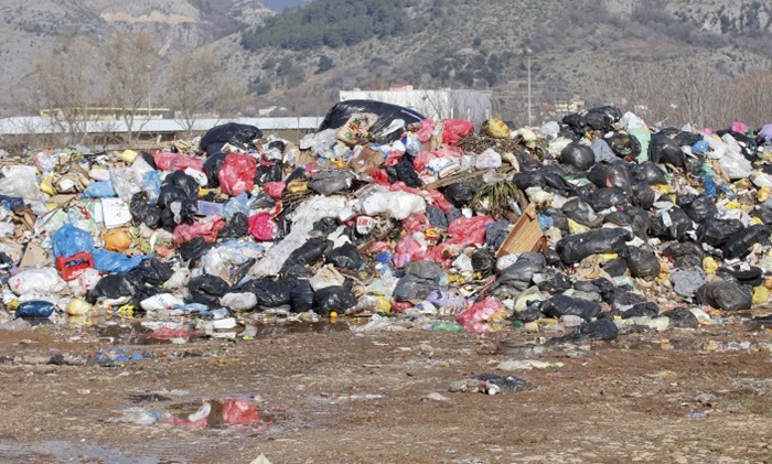 Smeće s privremenog deponija u Rodoču prebačeno na Uborak