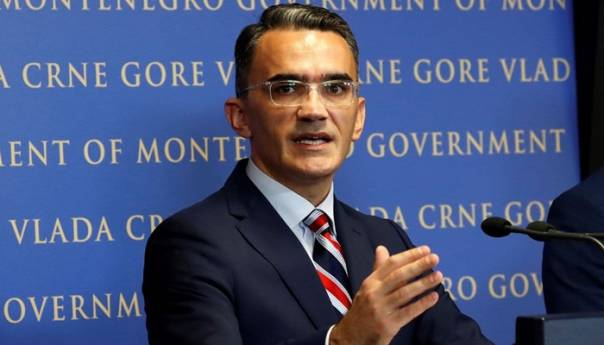 Smijeniti i procesuirati Leposavića zbog negiranja genocida u Srebrenici