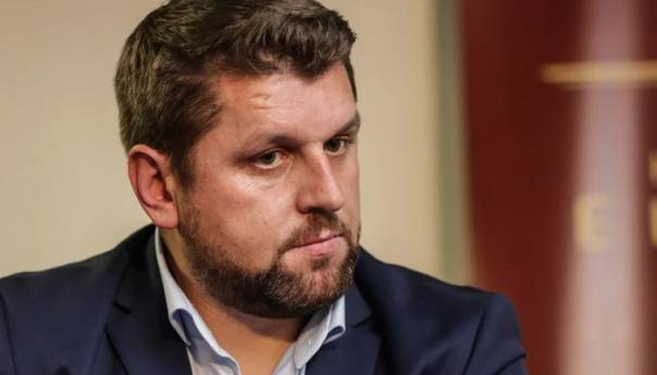 Smijenjen Ćamil Duraković