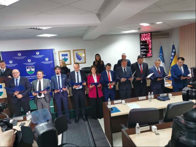 Smijenjena Vlada USK i imenovana nova, premijer Nijaz Hušić
