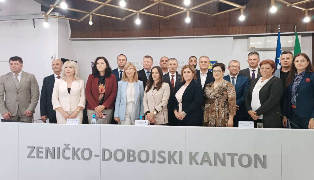 Smijenjena Vlada ZDK, za glasalo 20 zastupnika