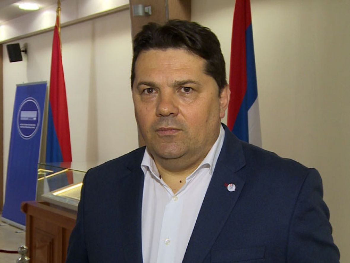 Šmit napadima na RS popravlja rejting u FBiH