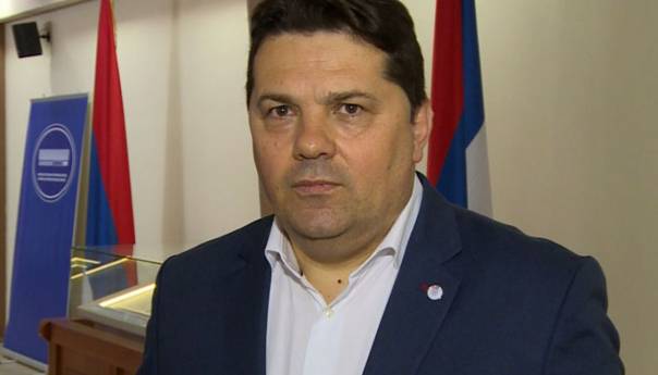 Šmit napadima na RS popravlja rejting u FBiH