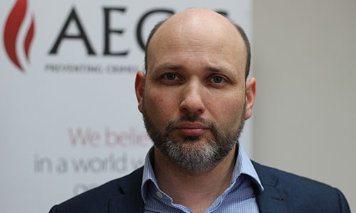 Smith: Britanija hitno mora reagovati na srpski nacionalizam